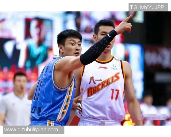 刘铮的篮球之路：从青涩少年到职业明星的成长历程与心路历程