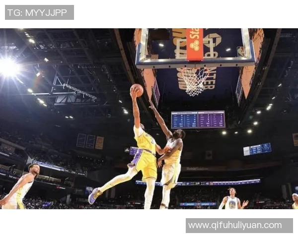 雄鹿与独行侠激战正酣NBA赛季精彩对决引发球迷热议