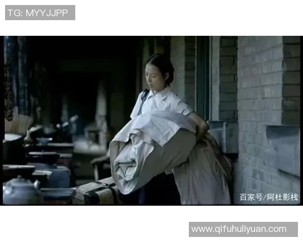 塞维利亚的阳光下爱情与梦想交织的电影旅程